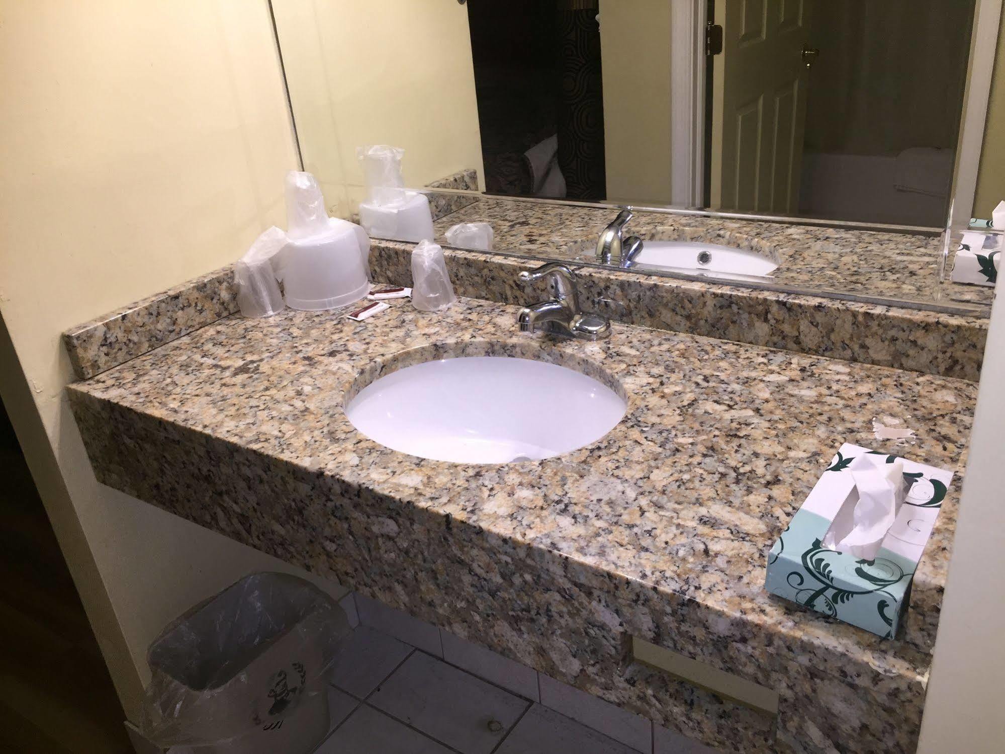 The Lincoln Hotel Philadelphia Тревос Экстерьер фото